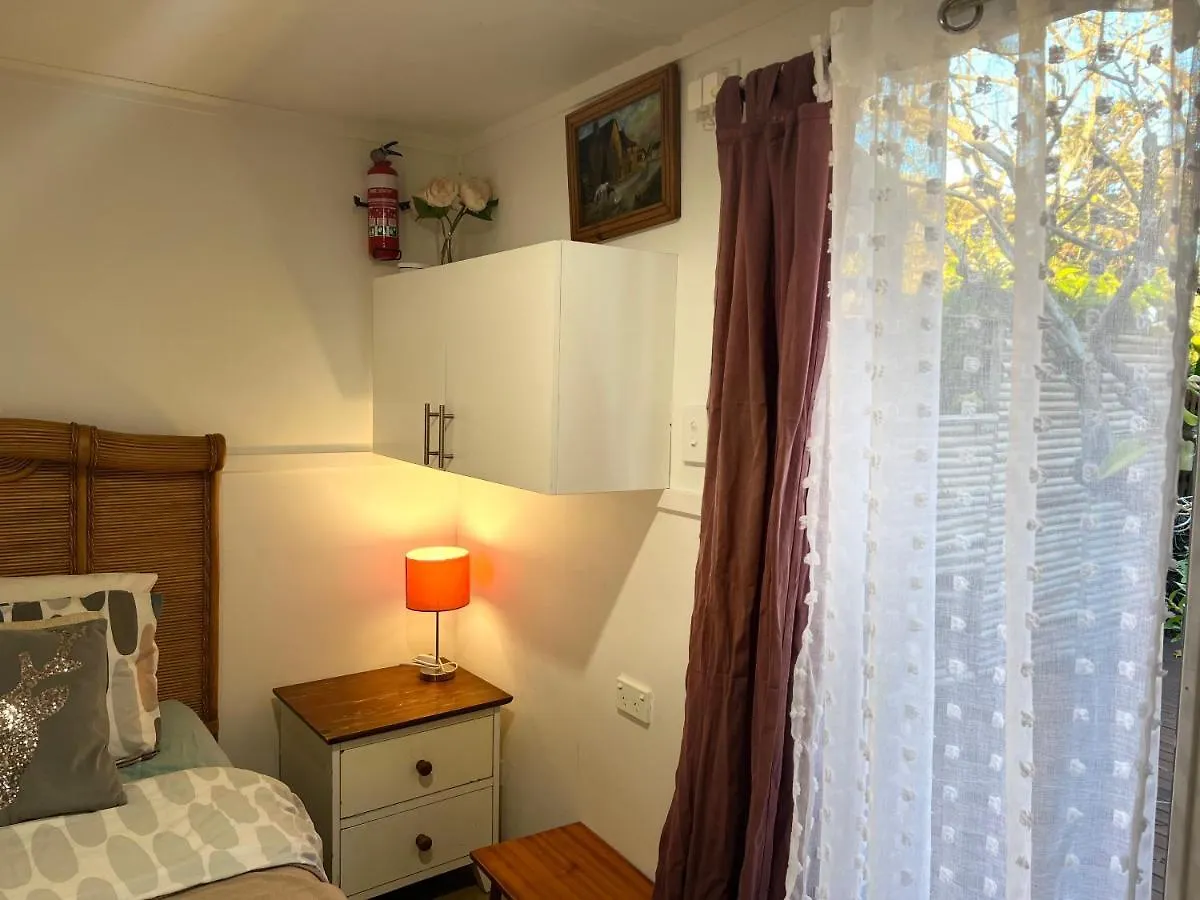 Homestay Xyl Holiday Inn Caloundra Australia