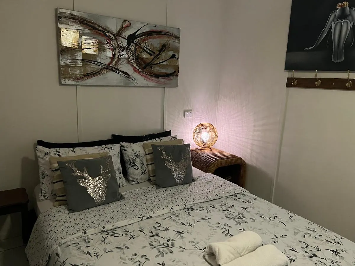 Homestay Xyl Holiday Inn Caloundra