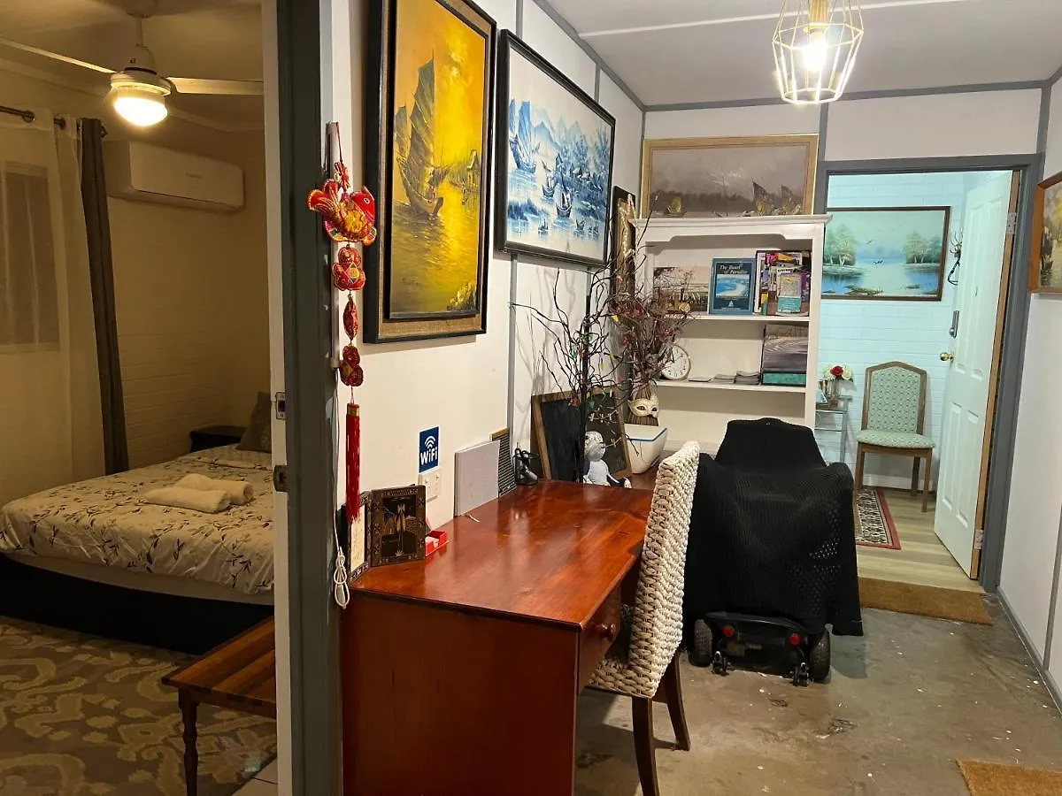 Xyl Holiday Inn Caloundra Homestay